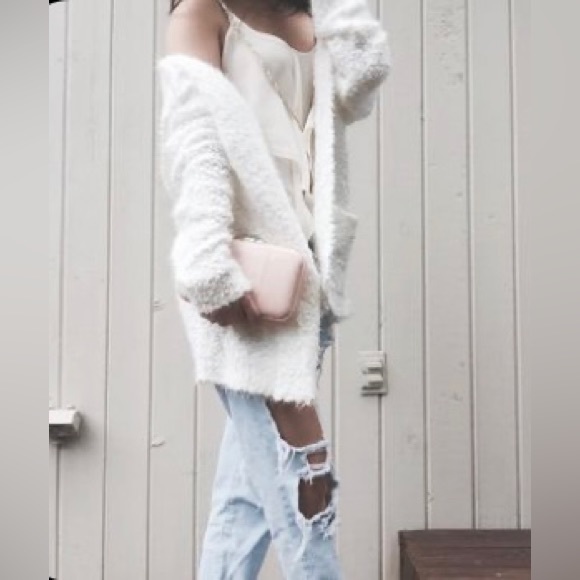 White Faux Fur Cardigan Jacket❤️New Listing❤️ - Picture 4 of 10